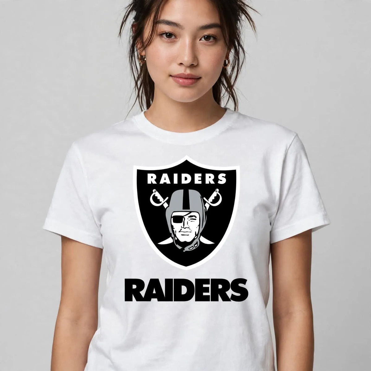 Playera Raiders 100% Algodón Cuello Redondo Manga Corta Premium Unisex Color Blanco