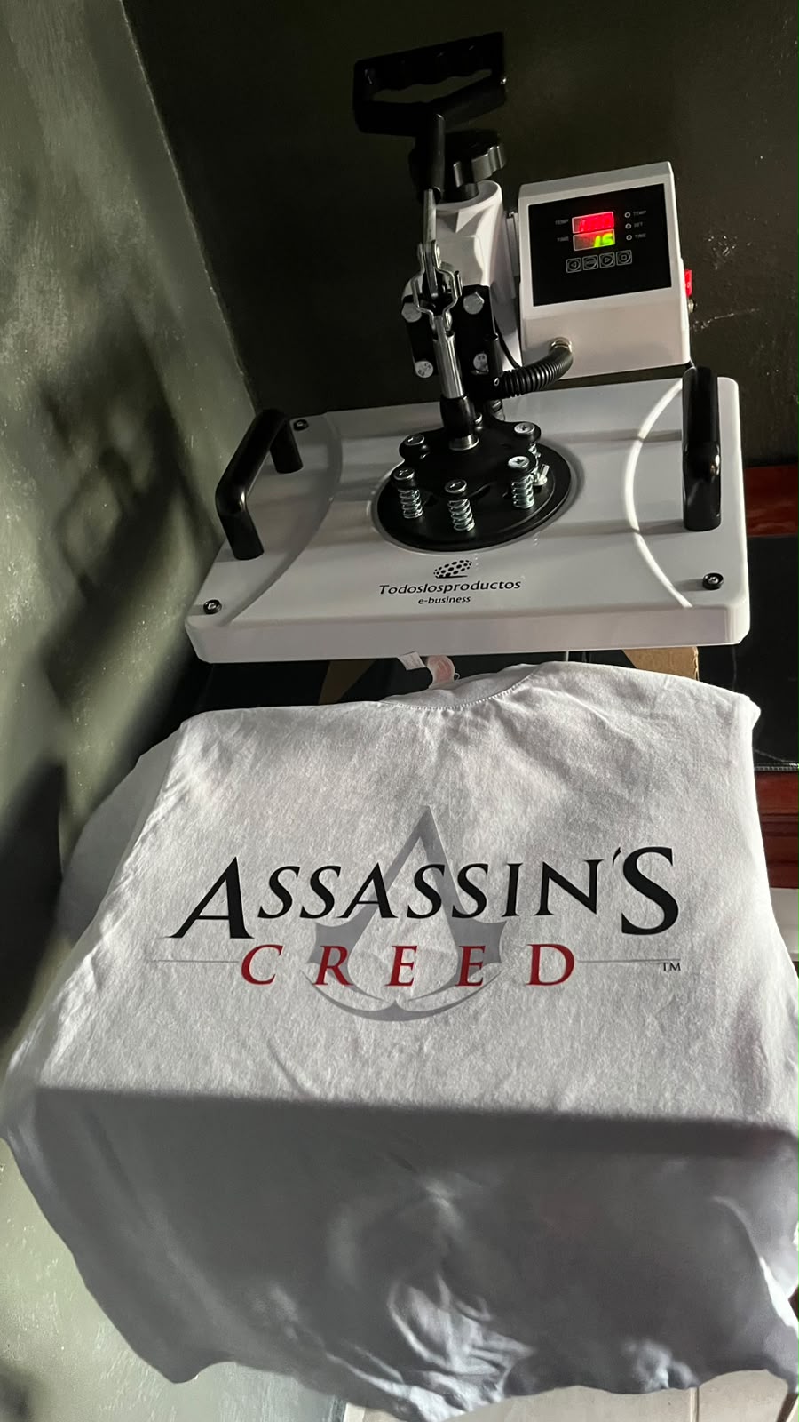 Playera Assassin´s Creed 100% Algodón Cuello Redondo Manga Corta Premium Unisex Color Blanco